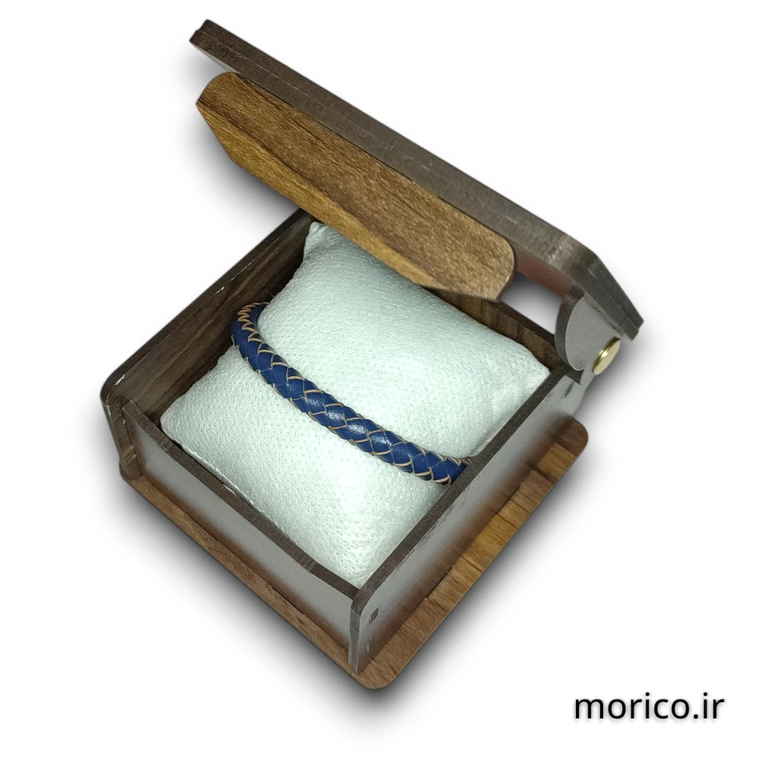 دستبند چرم آبی کد 105 به همراه باکس