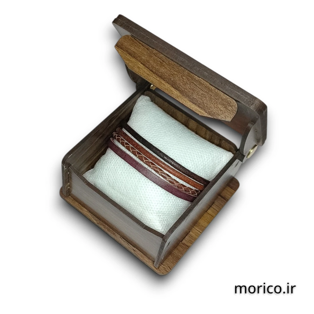 دستبند چرم کد 101 به همراه باکس